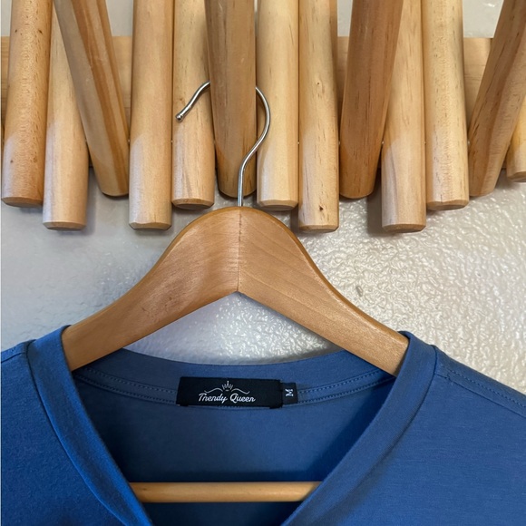 Blue Oversized Tee sz med - Picture 3 of 4